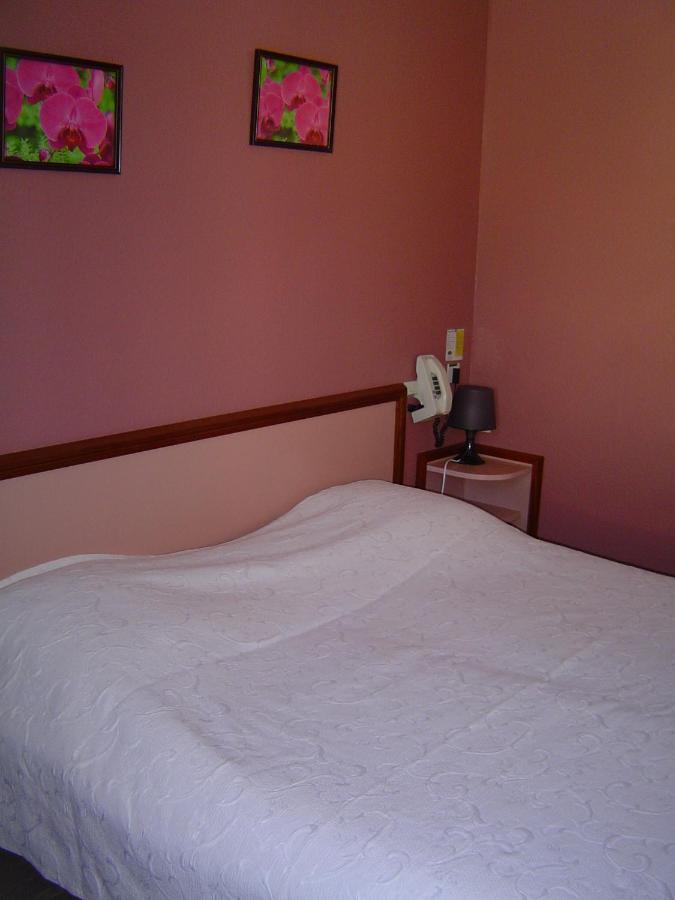 Hotel Le Magiot à Montliot-et-Courcelles Extérieur photo