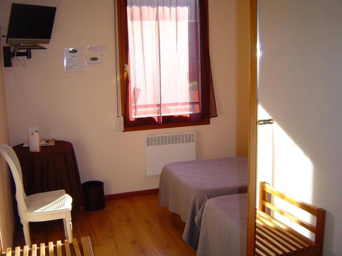Hotel Le Magiot à Montliot-et-Courcelles Extérieur photo
