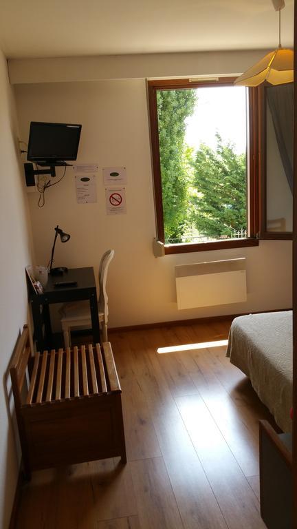 Hotel Le Magiot à Montliot-et-Courcelles Chambre photo