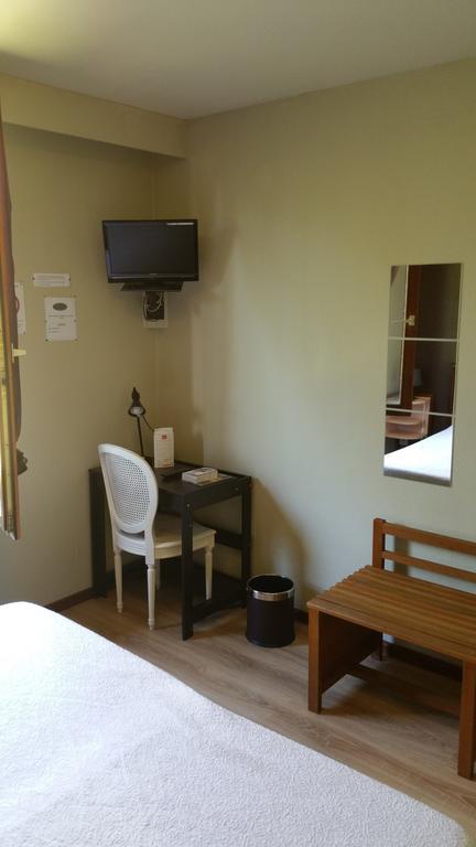 Hotel Le Magiot à Montliot-et-Courcelles Chambre photo