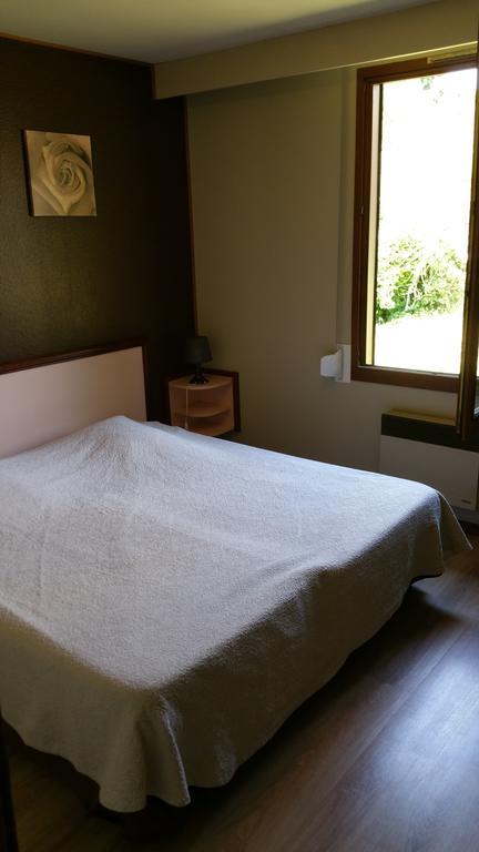 Hotel Le Magiot à Montliot-et-Courcelles Chambre photo